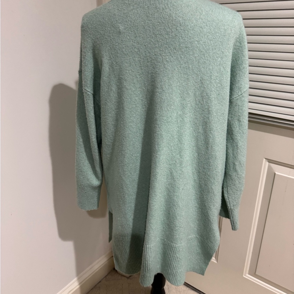 Tahari Light sage see Green Women's Cardigan size s/m. Feels like cashmere - Picture 3 of 12